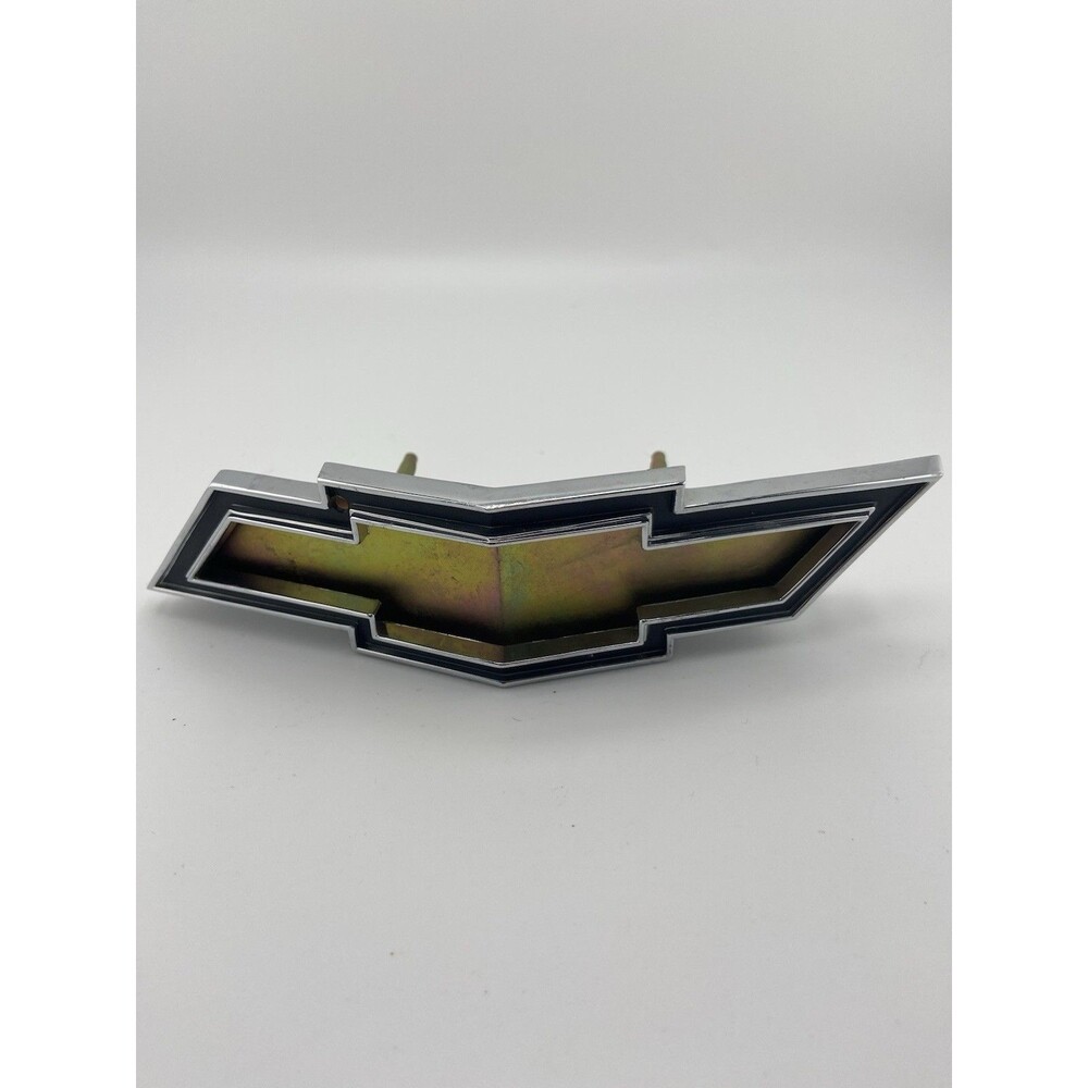 1969 CAMARO GRILL EMBLEM 3949705 ORGINAL GM